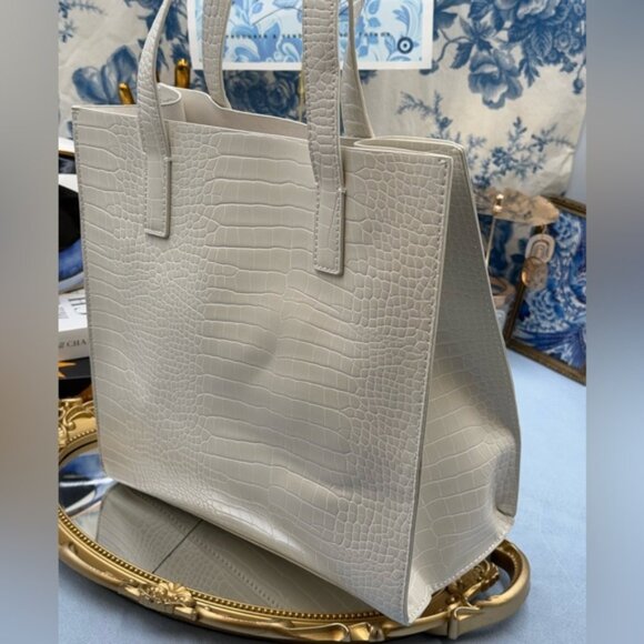 🆕 TED BAKER 🧿 NWOT REPTCON White Croc-Embossed Small Icon Tote Bag - Picture 6 of 15